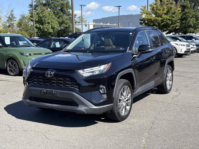 Used 2022 Toyota RAV4 XLE Premium AWD/4WD image 5