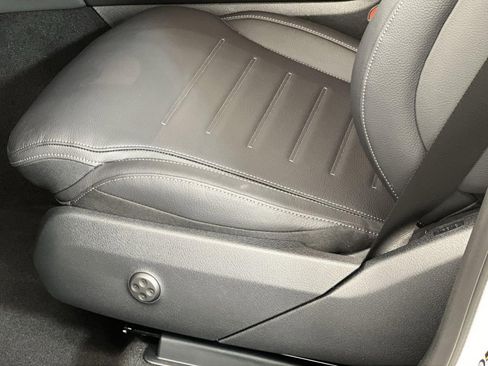 New 2025 Mercedes-Benz GLC 43 AMG 4MATIC image 12