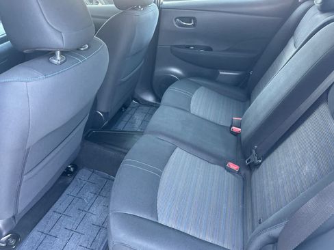 Used 2018 Nissan Leaf SV w/ SV Technology Package FWD image 4