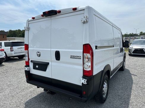 Used 2023 RAM ProMaster 2500 w/ Driver Convenience Group FWD image 9