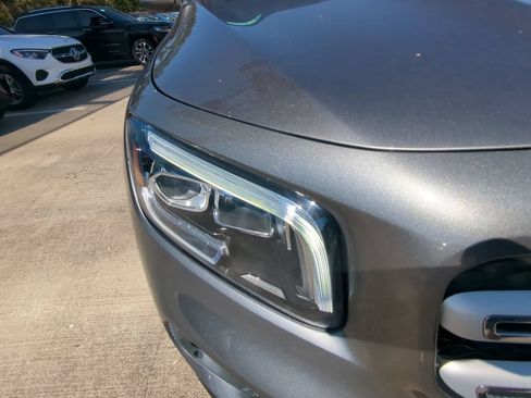 Used 2021 Mercedes-Benz GLB 250 w/ Premium Package image 22