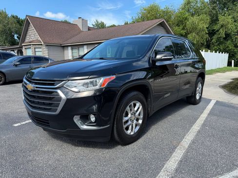 Used 2020 Chevrolet Traverse LT FWD image 4