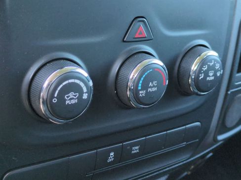 Used 2018 RAM 1500 ST w/ SXT Appearance Group AWD/4WD image 34