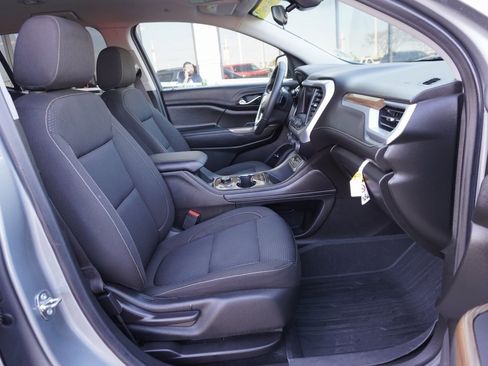 Used 2023 GMC Acadia SLE w/ Driver Convenience Package image 23