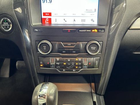 Certified 2019 Ford Explorer XLT w/ Equipment Group 202A AWD/4WD image 22