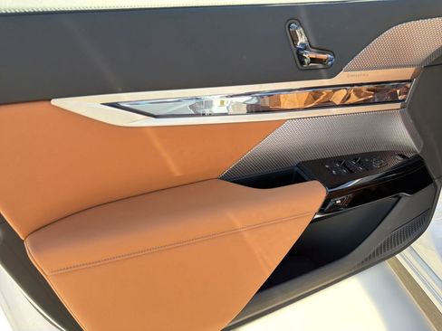 New 2026 BMW 740i image 19