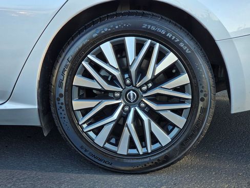 Used 2024 Nissan Altima 2.5 SV image 30