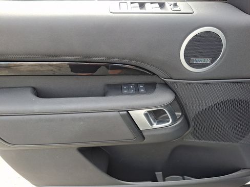 Certified 2026 Land Rover Discovery S AWD/4WD image 11