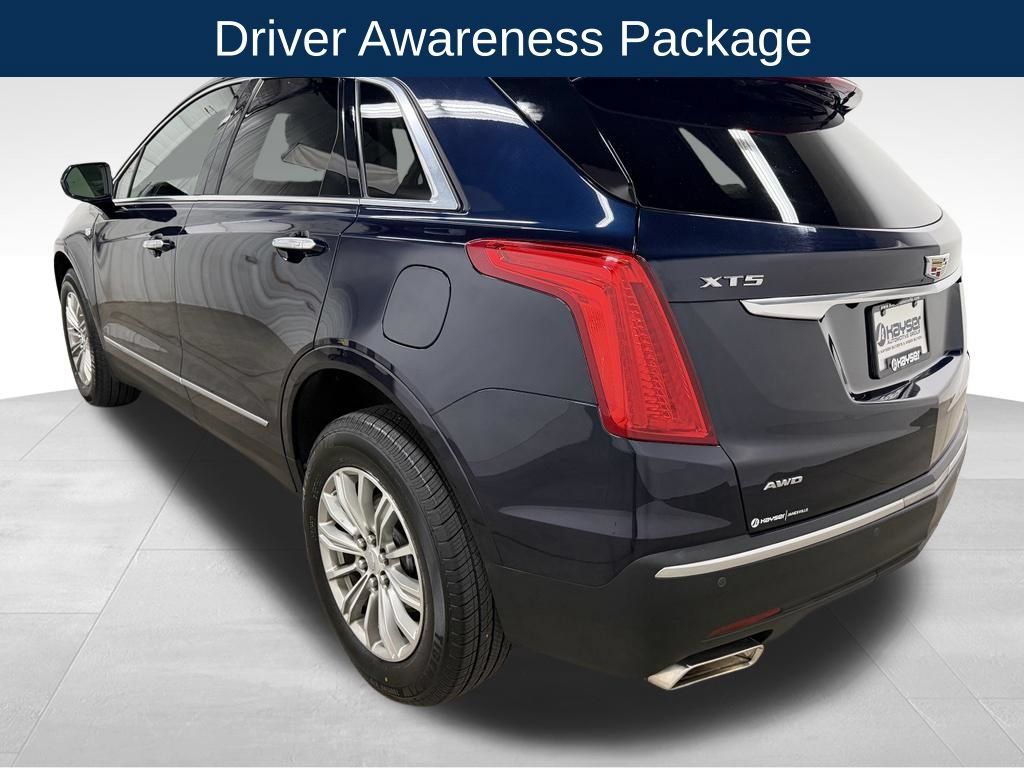 Used 2017 Cadillac XT5 Luxury w/ Driver Awareness Package AWD/4WD image 4