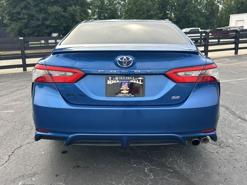 Used 2018 Toyota Camry SE FWD image 7