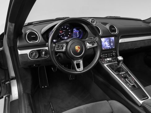 Used 2020 Porsche 718 Boxster Spyder image 31