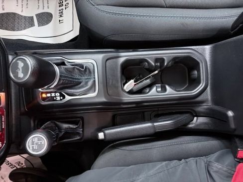 Used 2023 Jeep Wrangler Unlimited Rubicon 4xe w/ Cold Weather Group AWD/4WD image 25