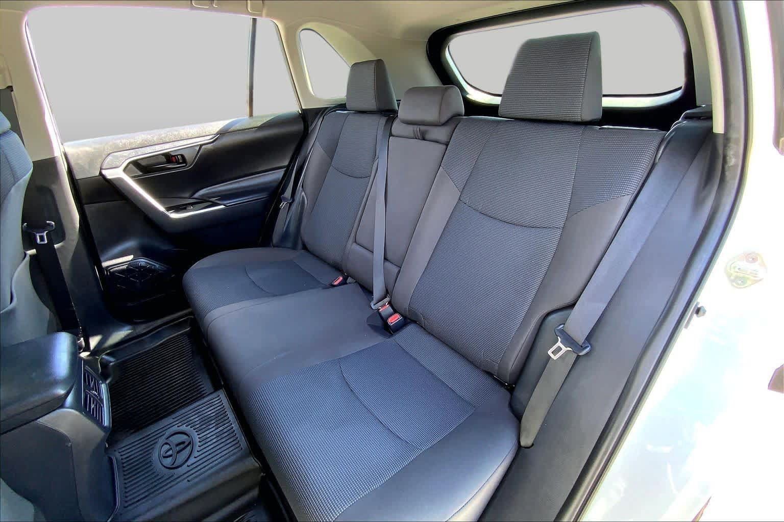Used 2023 Toyota RAV4 LE FWD image 20