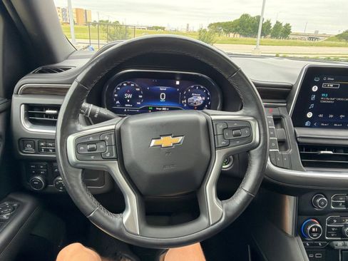 Used 2022 Chevrolet Tahoe LT w/ Luxury Package AWD/4WD image 18