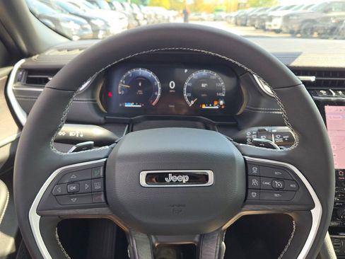 New 2025 Jeep Grand Cherokee Limited w/ MOPAR Finishing Package image 35