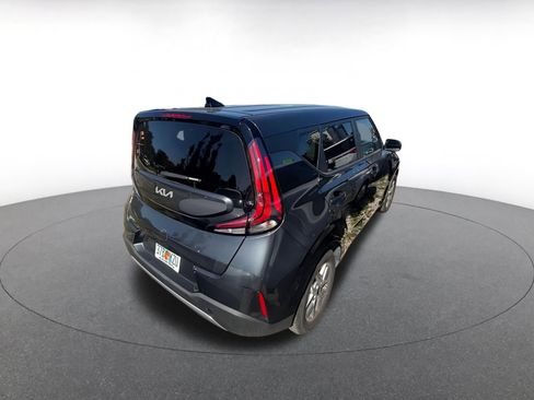 Used 2025 Kia Soul LX w/ LX Technology Package image 8