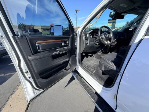 Used 2016 RAM 1500 Laramie w/ Convenience Group AWD/4WD image 9