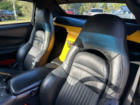 Used 2002 Chevrolet Corvette Convertible w/ Preferred Equipment Group2 image 15