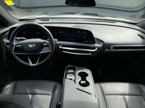 Used 2024 Cadillac Lyriq Luxury RWD image 17
