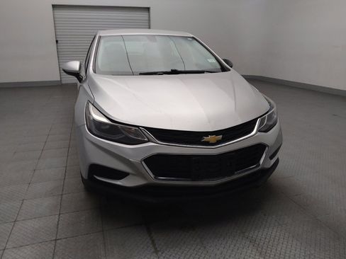 Used 2018 Chevrolet Cruze LT w/ Convenience Package FWD image 14