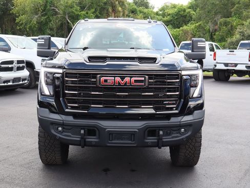Certified 2025 GMC Sierra 2500 AT4X w/ AT4X AEV Edition AWD/4WD image 4