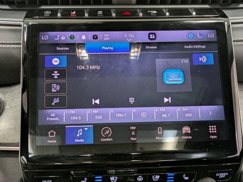 Used 2022 Jeep Grand Cherokee L Limited w/ Luxury Tech Group II image 11