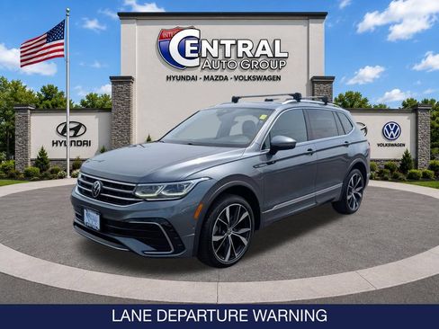 Used 2022 Volkswagen Tiguan SEL R-Line AWD/4WD image 3