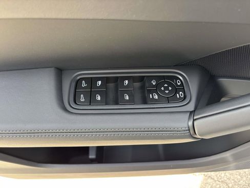 New 2026 Porsche Cayenne Coupe AWD/4WD image 25