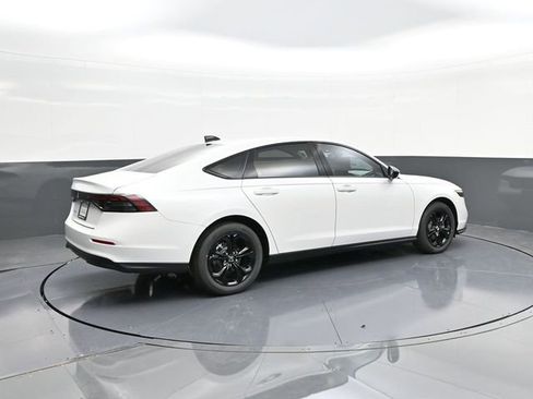 New 2025 Honda Accord SE image 13