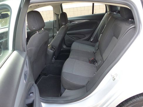 Used 2019 Buick Regal Preferred w/ Driver Confidence Package I FWD image 34