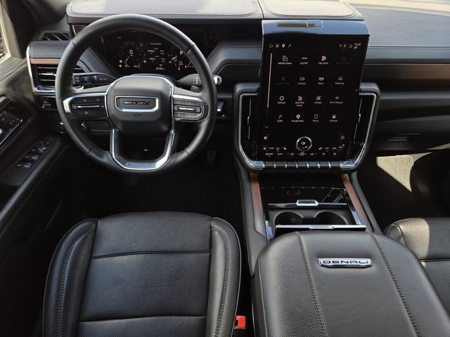 Used 2025 GMC Yukon Denali AWD/4WD image 17