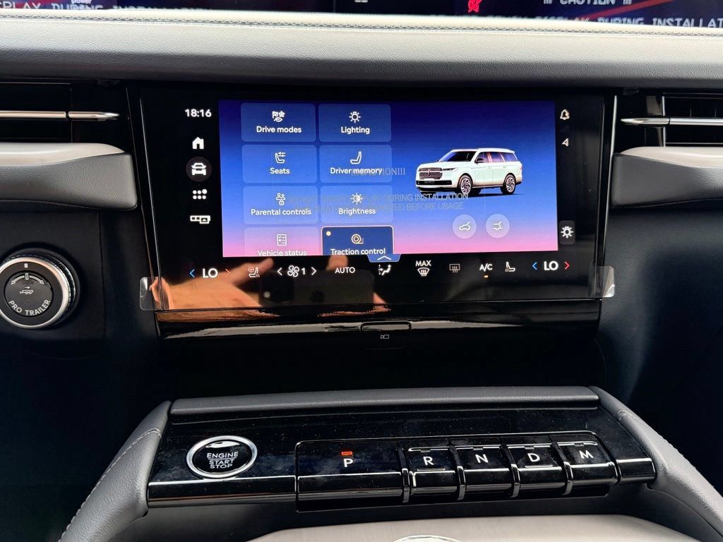 New 2027 Lincoln Navigator Premiere AWD/4WD image 18