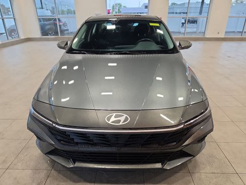 Used 2024 Hyundai Elantra SEL FWD image 3
