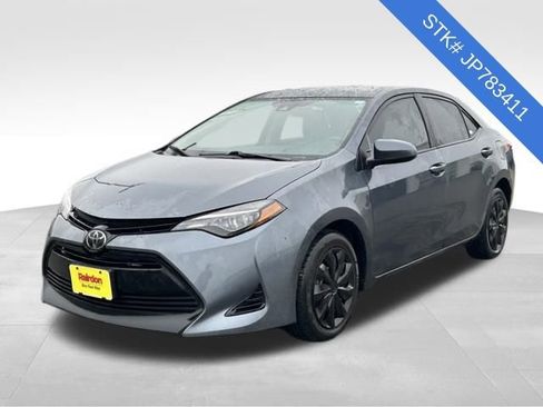 Used 2018 Toyota Corolla LE image 3