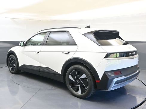 New 2025 Hyundai Ioniq 5 SEL image 3