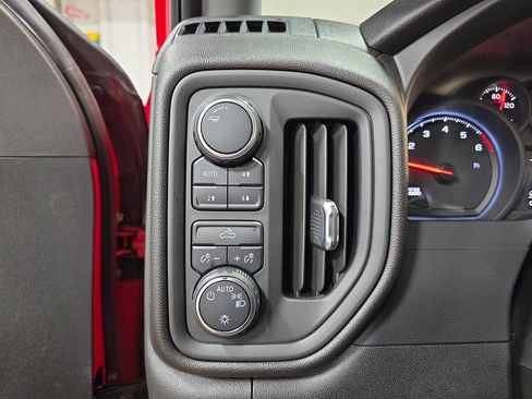 Used 2021 Chevrolet Silverado 1500 Custom Trail Boss image 24