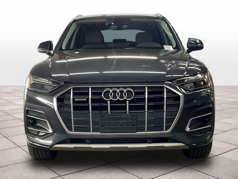 Used 2021 Audi Q5 Premium w/ Convenience Package image 3