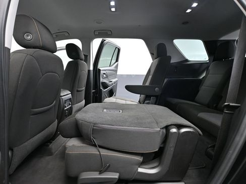Used 2021 Chevrolet Traverse LT AWD/4WD image 43