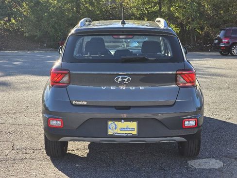 Used 2024 Hyundai Venue SEL image 25