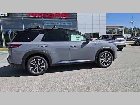 New 2026 Nissan Pathfinder Platinum FWD image 33
