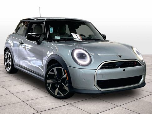 Used 2025 MINI Cooper S image 2