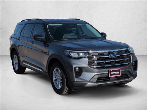 New 2025 Ford Explorer Active w/ Active Comfort Package image 6
