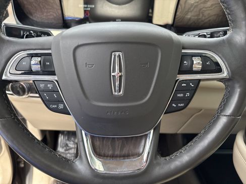Used 2020 Lincoln Navigator L Reserve w/ Luxury Package AWD/4WD image 16