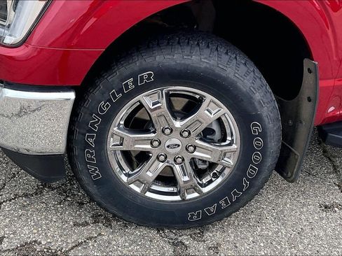 Used 2021 Ford F150 Lariat w/ Equipment Group 502A High AWD/4WD image 4