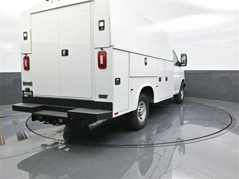 New 2025 Chevrolet Express 3500 w/ Power Convenience Package image 6