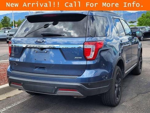 Used 2019 Ford Explorer XLT w/ Equipment Group 202A AWD/4WD image 5