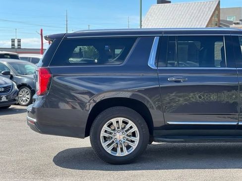 Used 2024 GMC Yukon XL SLT AWD/4WD image 9