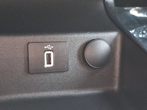 Used 2018 Ford Fusion SE w/ Equipment Group 201A FWD image 26