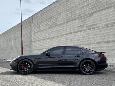 Used 2017 Porsche Panamera 4S image 8