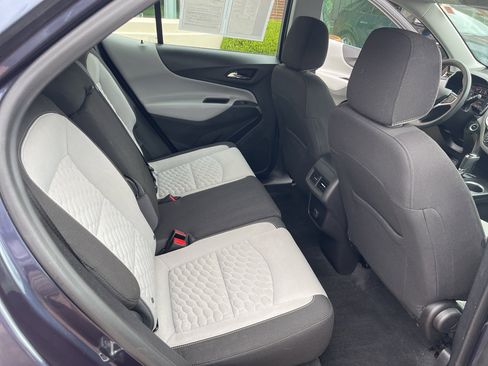 Used 2018 Chevrolet Equinox LS image 27